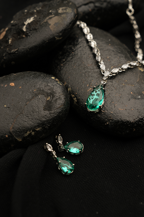 Emerald Essence (Green)