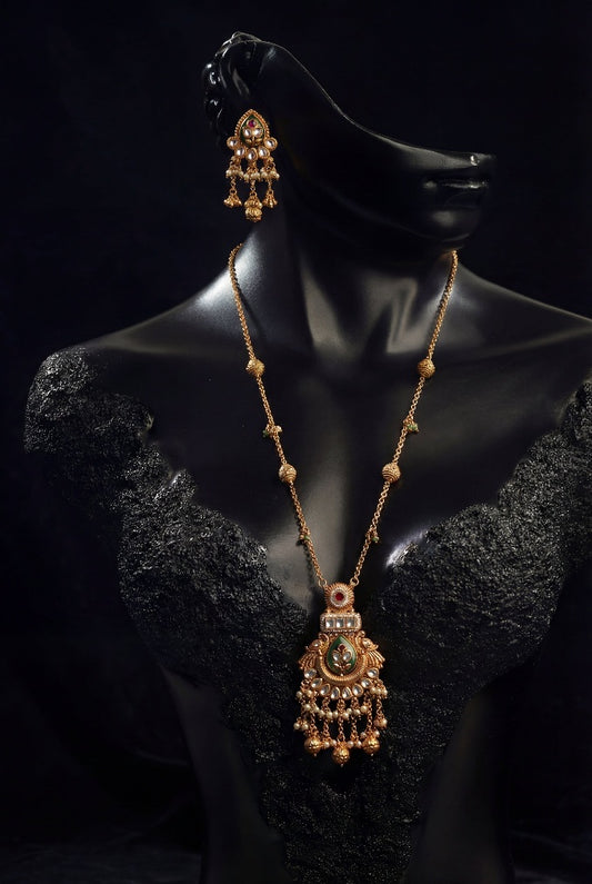Mehrunisa Royal pendant set