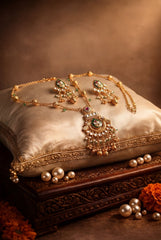 Mehrunisa Royal pendant set