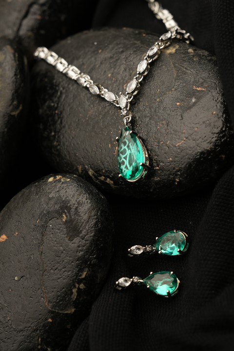 Emerald Essence (Green)