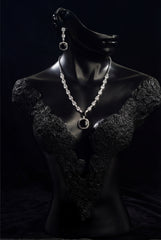 Siyah Noor Solitaire Pendant Set