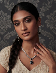 Siyah Noor Solitaire Pendant Set